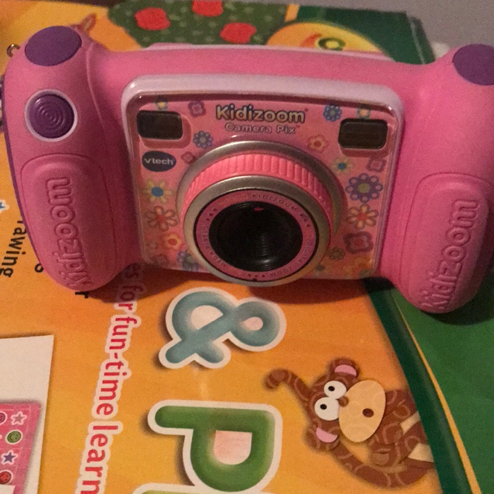 Kidzoom camera pix like new